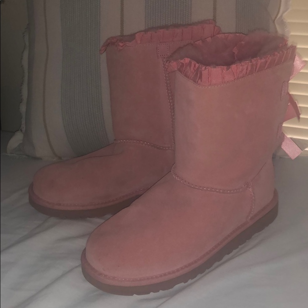 Pink bailey bow ugg boots! RARE